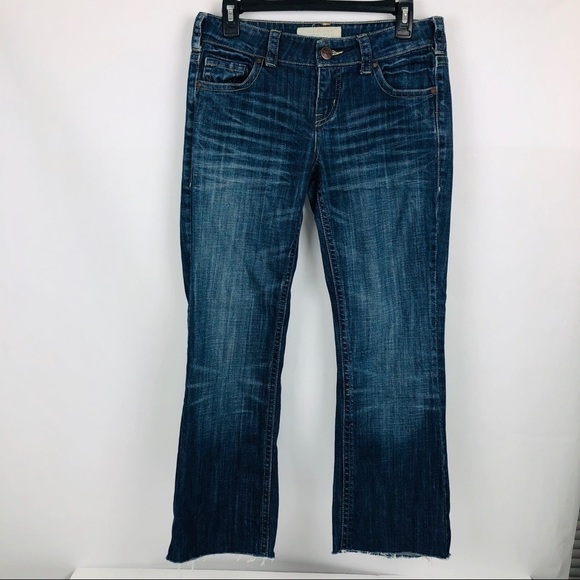 MAURICES Women’s Blue Jeans Sz 3/4 Distressed - Picture 3 of 8
